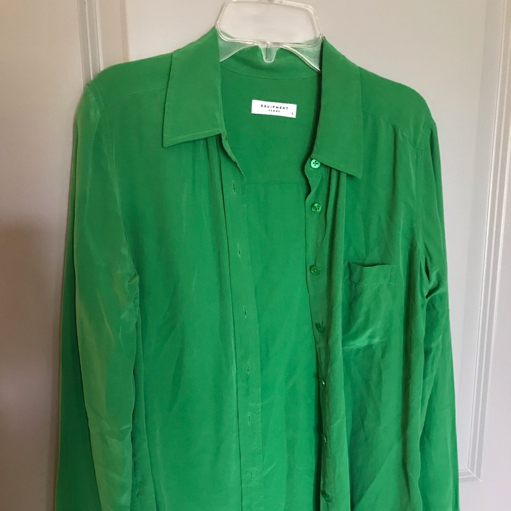 Equipment button down